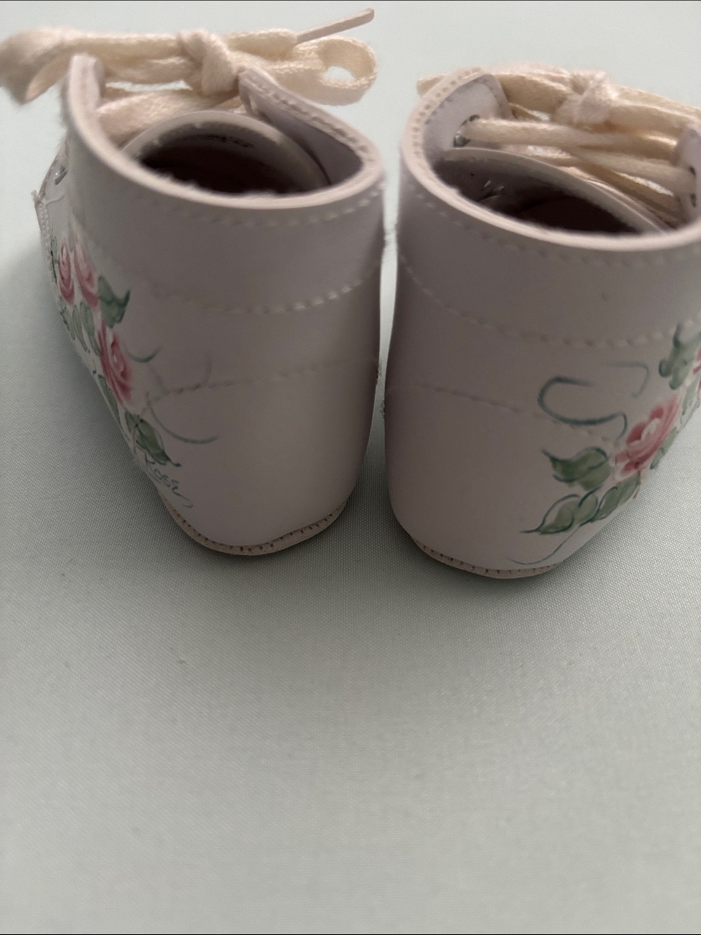 DARLING VINTAGE BABY GIRL CRIB SHOES - Picture 3 of 6